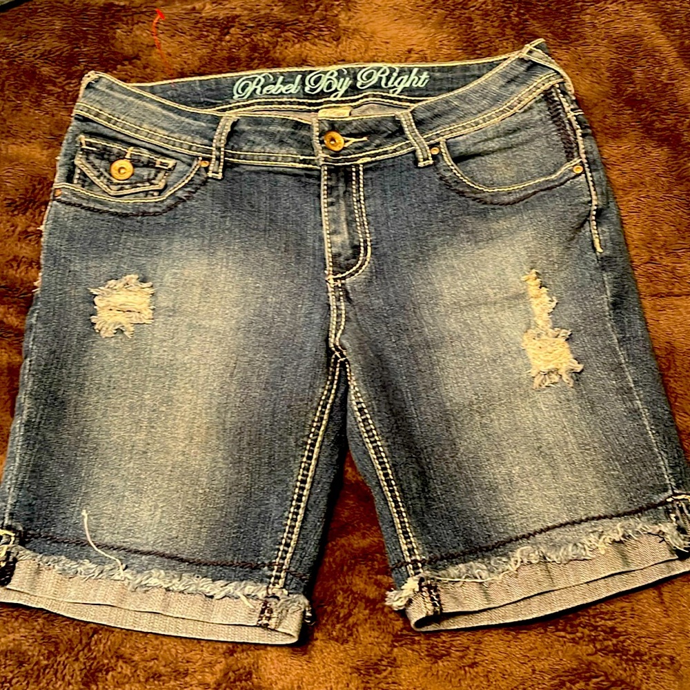 NNT rebel by right distressed mid thigh jeans shorts, size 7